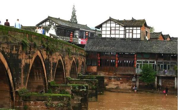 中方派出高规格代表团抵达达沃斯，美方代表团担心存在感被减少
